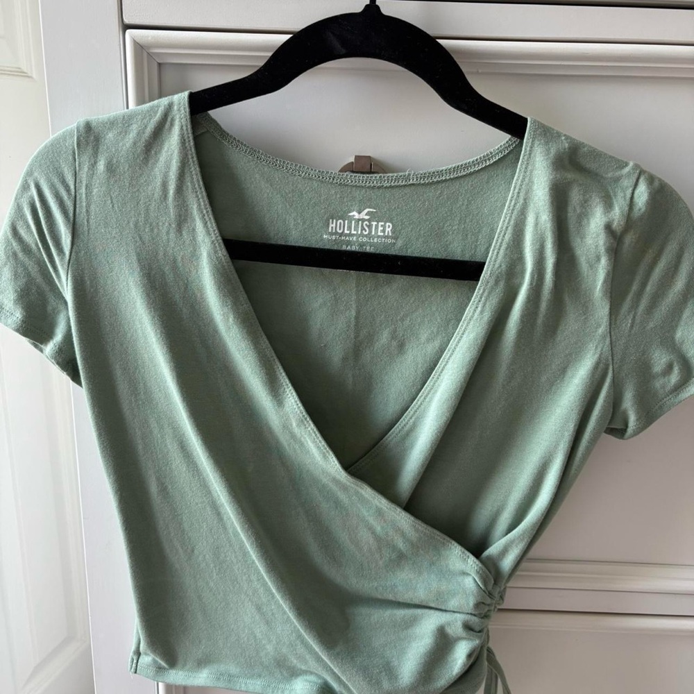Hollister Women’s Light Green Top, Crop/Mid Style W/Wrap Design, Size S LNWOT